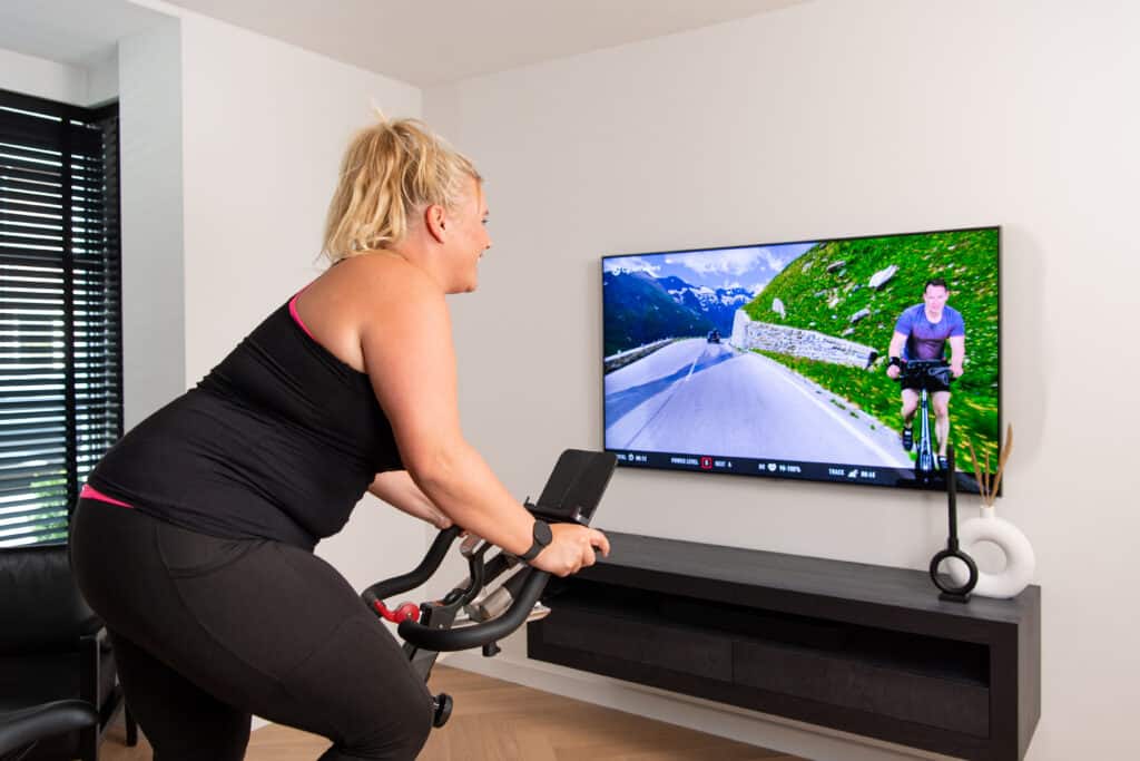 woman starts her workout routine