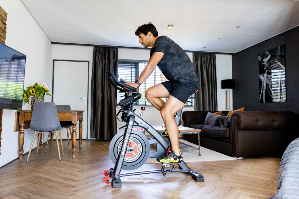 Indoor Cycling oefeningen in huis